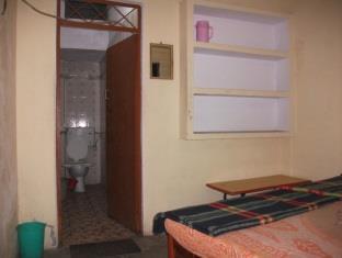 Shanti Rest House - Varanasi — Photos 3